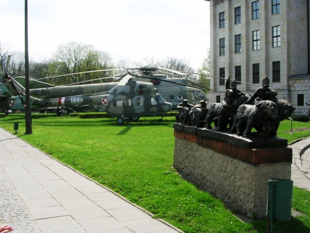 varsovia_museo_militar_wojska_polskiego11.jpg